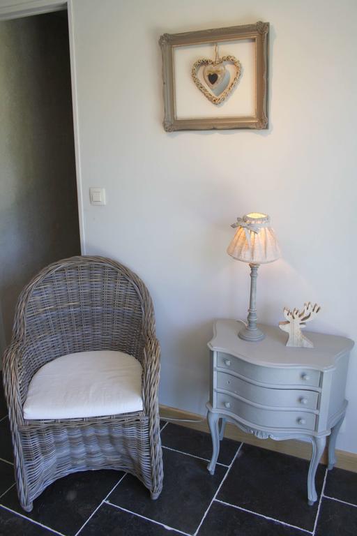 A l´Ombre Du Clocher Montbliart Extérieur photo